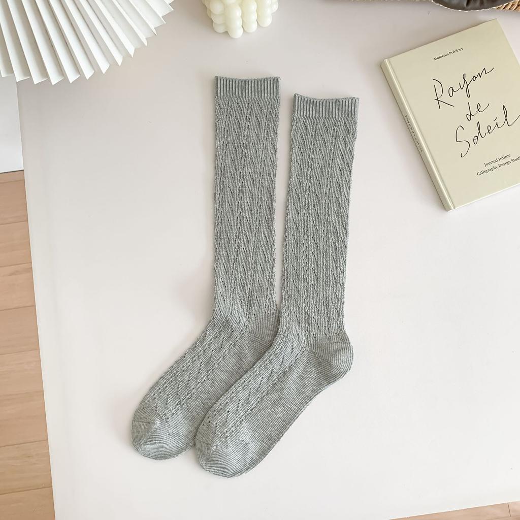 Einfarbige hohle atmungsaktive Netzsocken Kinder Dünne weiße Kniestrümpfe und Knie Schwarz-weiße Stacking-Socken