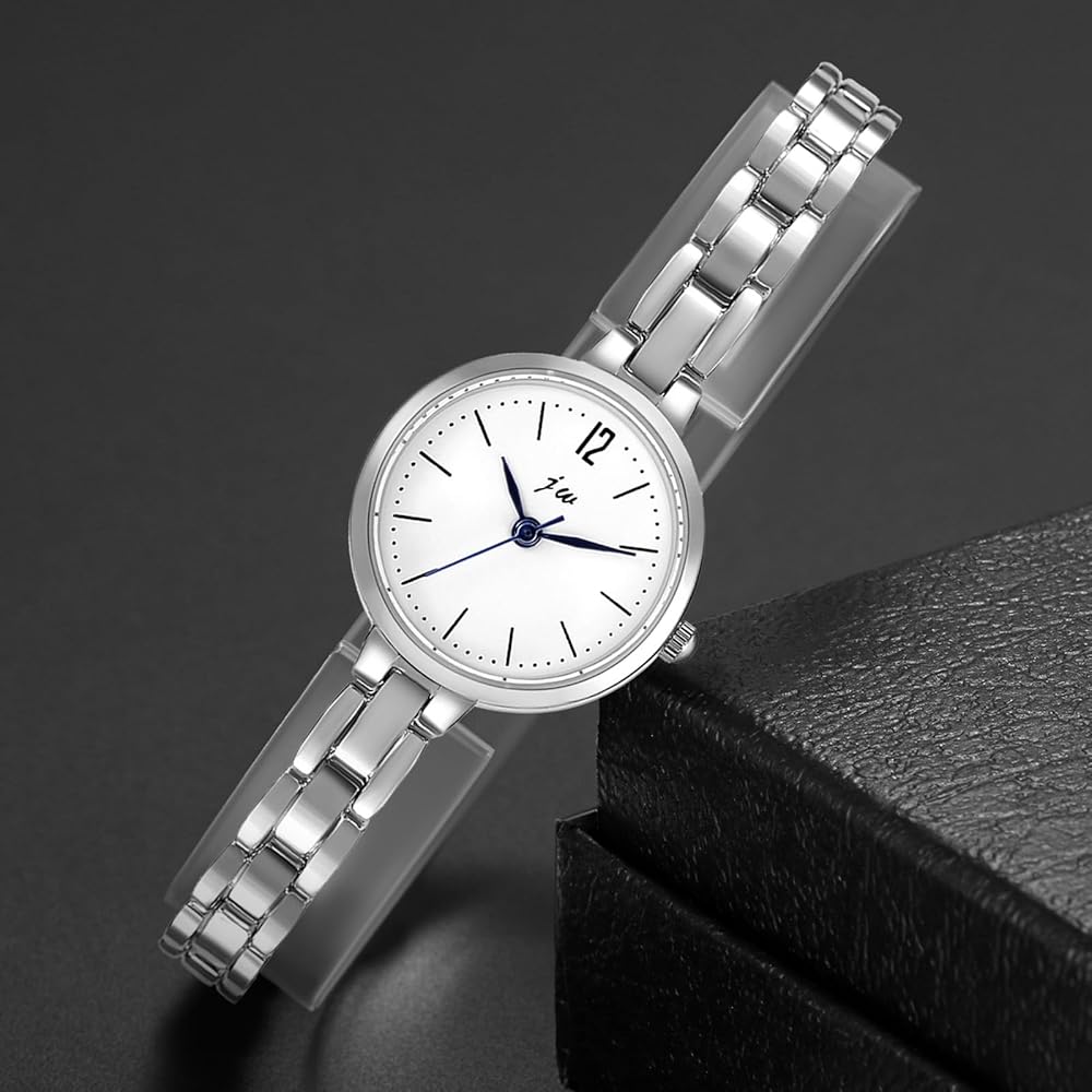 "Women's Analog Watch Bracelet Stylish Silver Alloy Band Fashion Accessory"