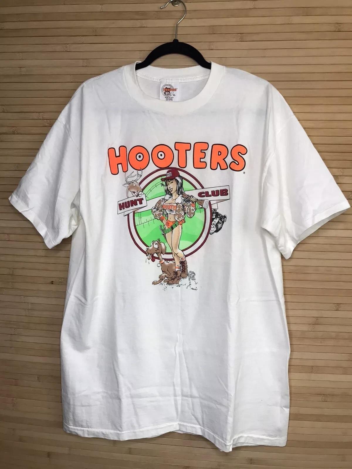 VTG 90s Hooters Hunt Club T-Shirt Unisex Size S-5XL XXXXL