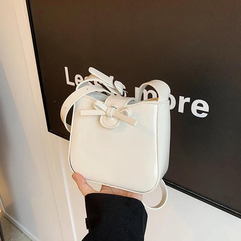 

Женская сумка через плечо с магнитной пряжкой, универсальная квадратная сумка с машинной строчкой, легкая сумка через плечо, универсальная, из искусственной кожи, новая