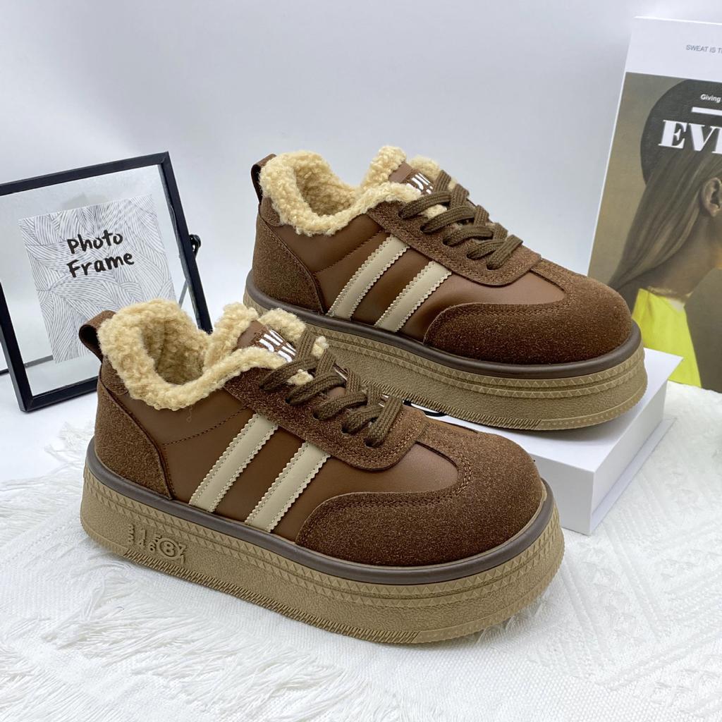 Thick-soled velvet German training shoes women's 2025 winter new high retro lace-up sports and leisure board shoes bread cotton shoes