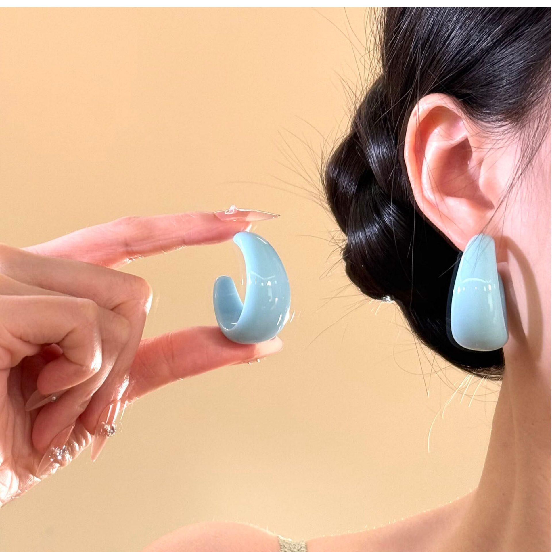 

Silver needle resin C-shaped stud earrings dopamine candy color simple fashion earrings light luxury high sense earrings design sense