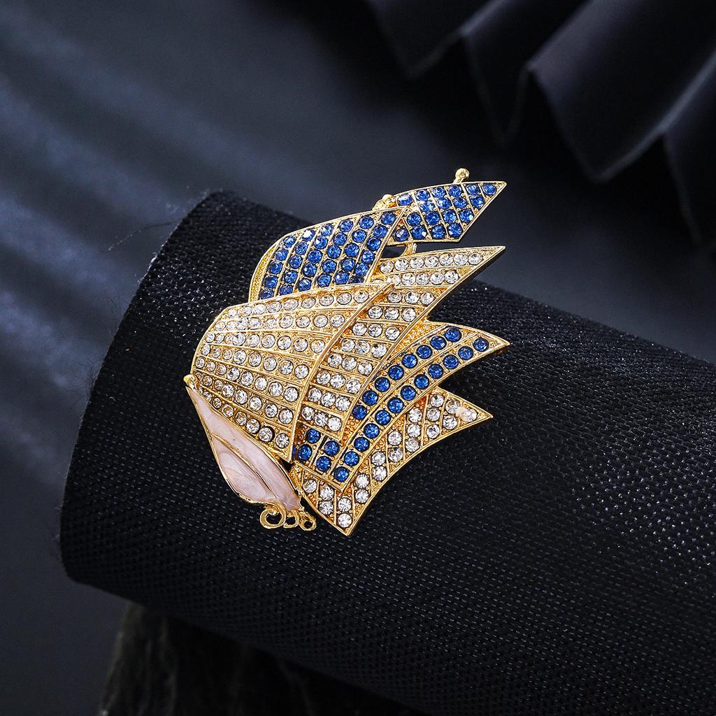 New High-end Exquisite Sailing Brooch Alloy Diamond-encrusted Fashionable and Elegant Blazer Accessories Pin Brooch Wholesale