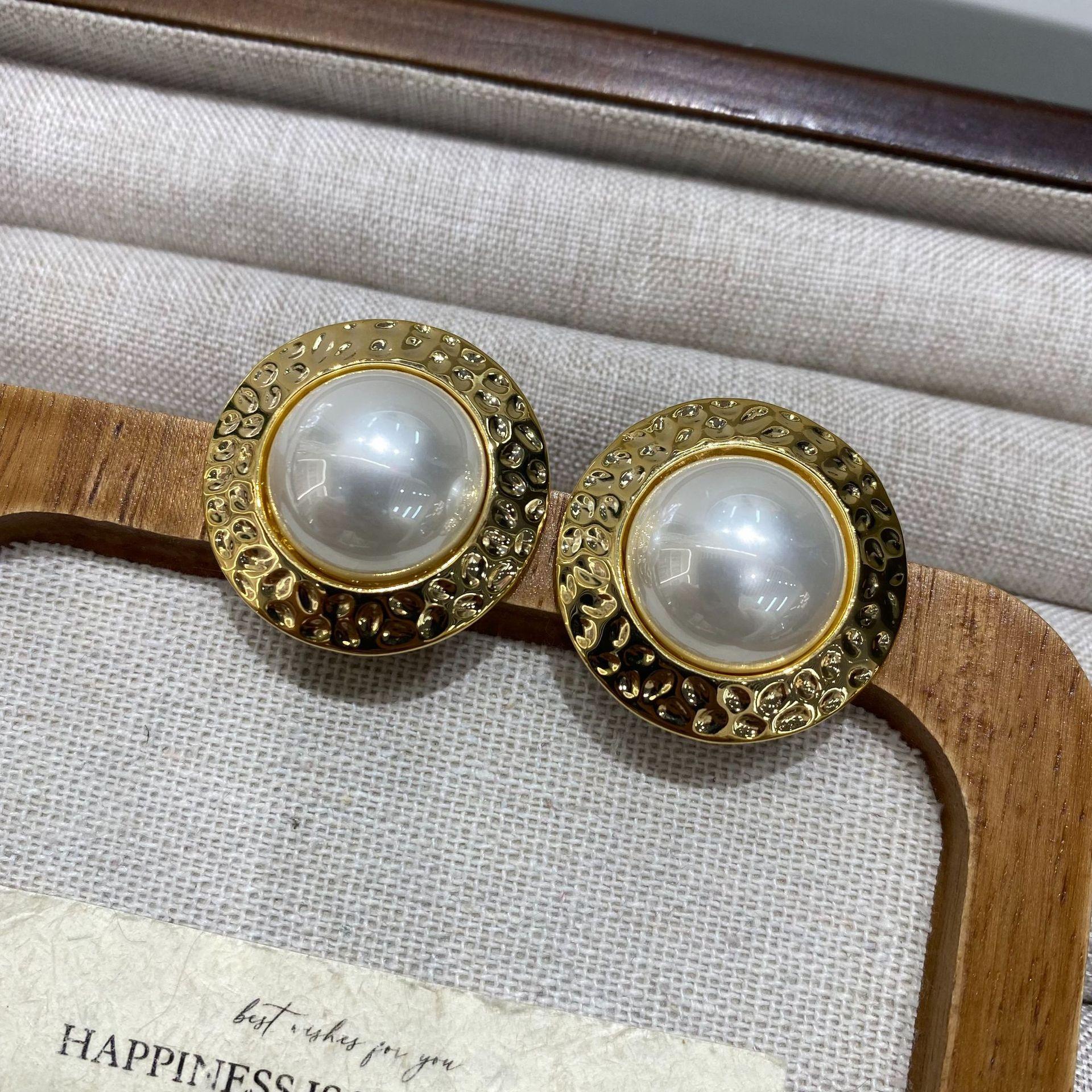Retro Round Scale Pattern Small Fragrant Texture Shijia Earrings Earrings High-End Light Luxury Earrings