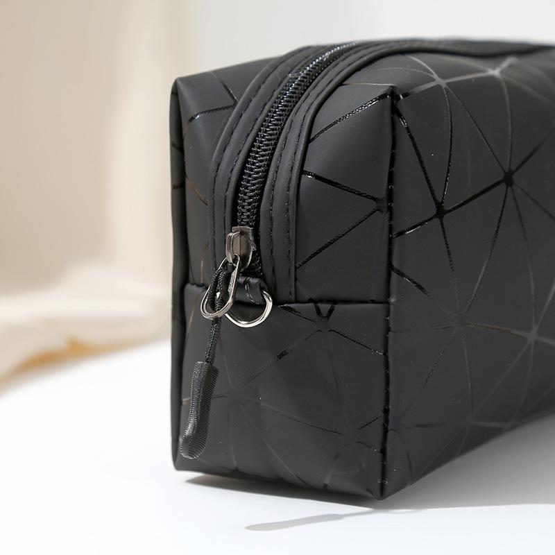 Wangdins Geometric Plaid Black Makeup Bag - Simple, Portable Cosmetic Storage for Women