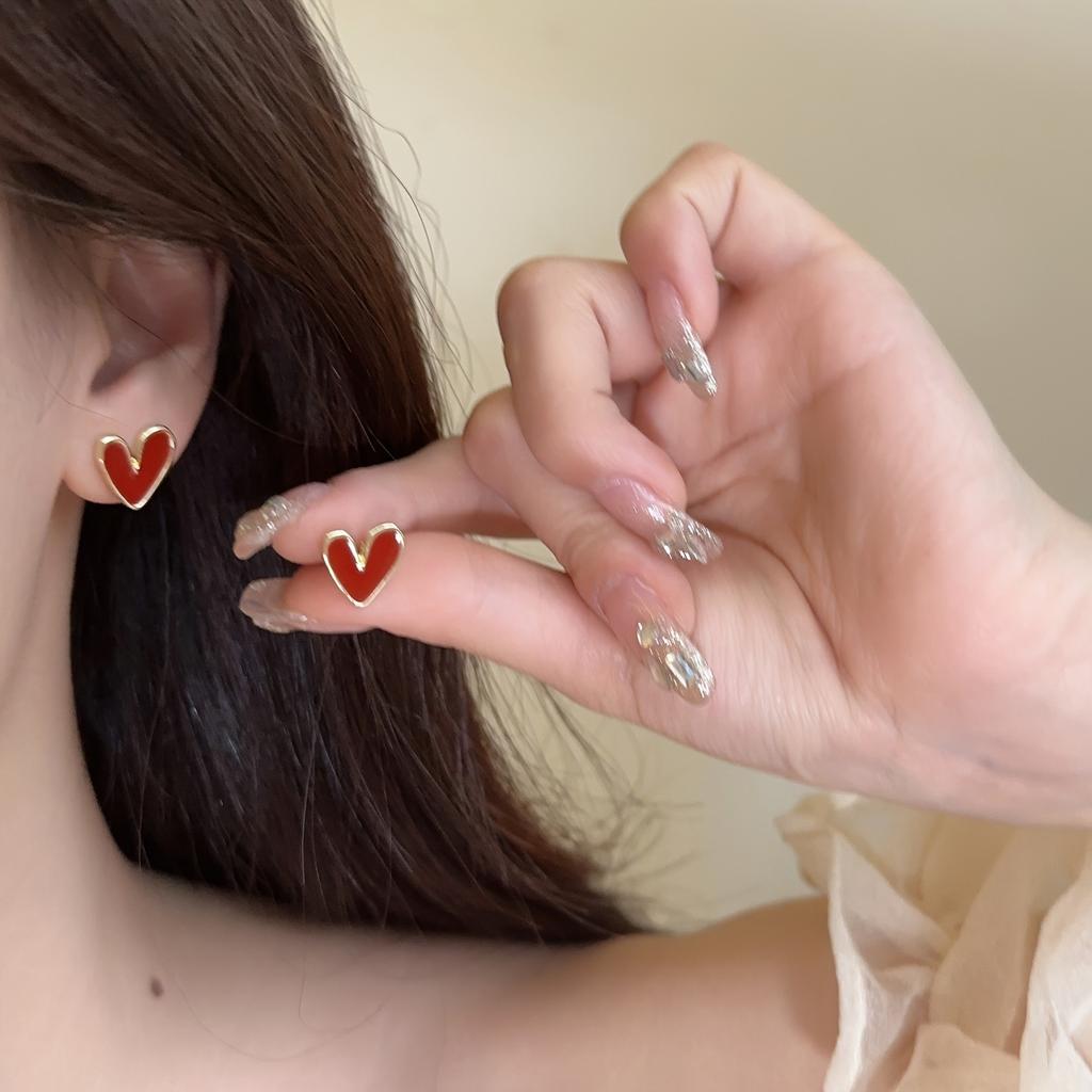 Wine Red Love Stud Earrings Female Temperament Niche Earrings Retro Little Peach Heart Earrings Ear Jewelry