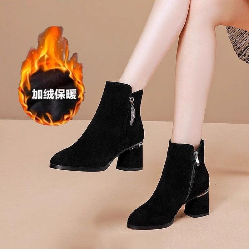Frosted Shoes Women's New Thick Heel Black Versatile Comfortable Short Boots Rhinestone Fleece Warm Bare Boots Fashionable Mother Cotton Shoes