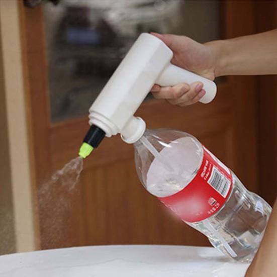 Multifunkční zavlažovací postřikovač Různé způsoby vývodů Pohodlné uchopení Kompaktní s datovým kabelem Časované zavlažování 4,8 W el.