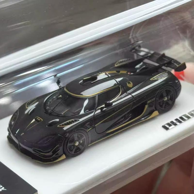 1:64, Golden Phoenix, Resin Static Miniature Simulation Car Collectible Toy Model, Adult Collectible Decorative Item.