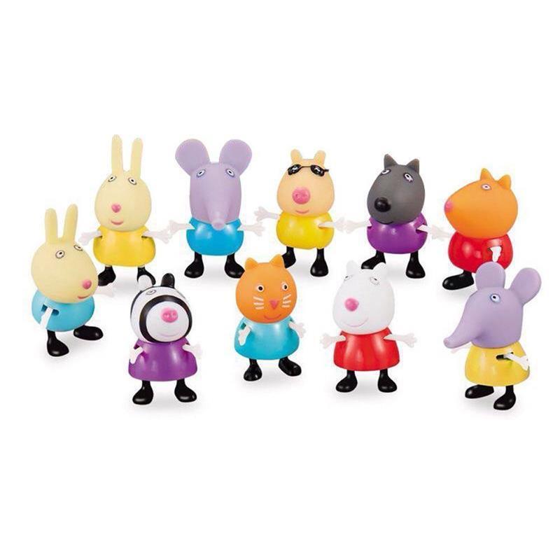 Adorable Pig Family Of Four Plastic Figures For Creative Birthday Cake Decoration