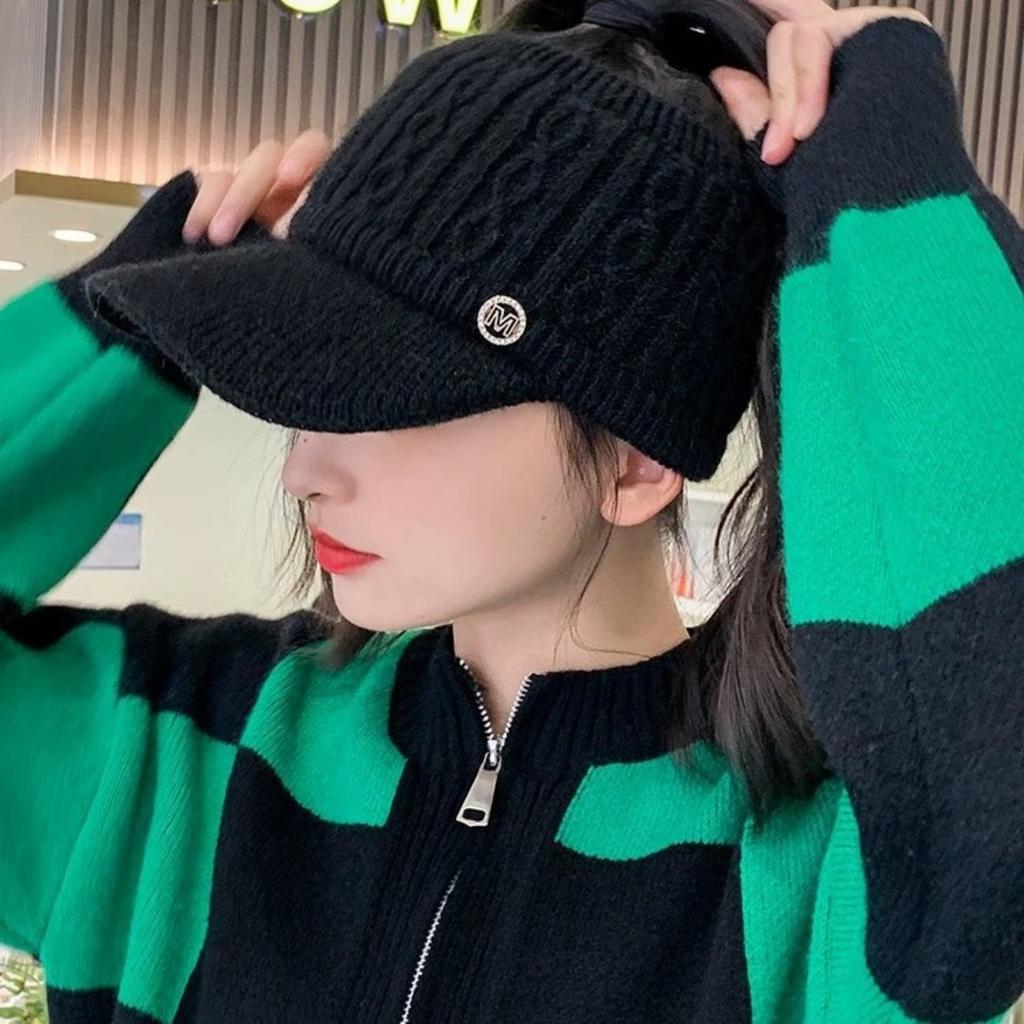 Autumn and Winter Warm Hollow Top Hat, Thickened and Can Tie A Ponytail To Prevent Cold, Ear Protection Knitted Hat, Fashionable Duckbill Hat