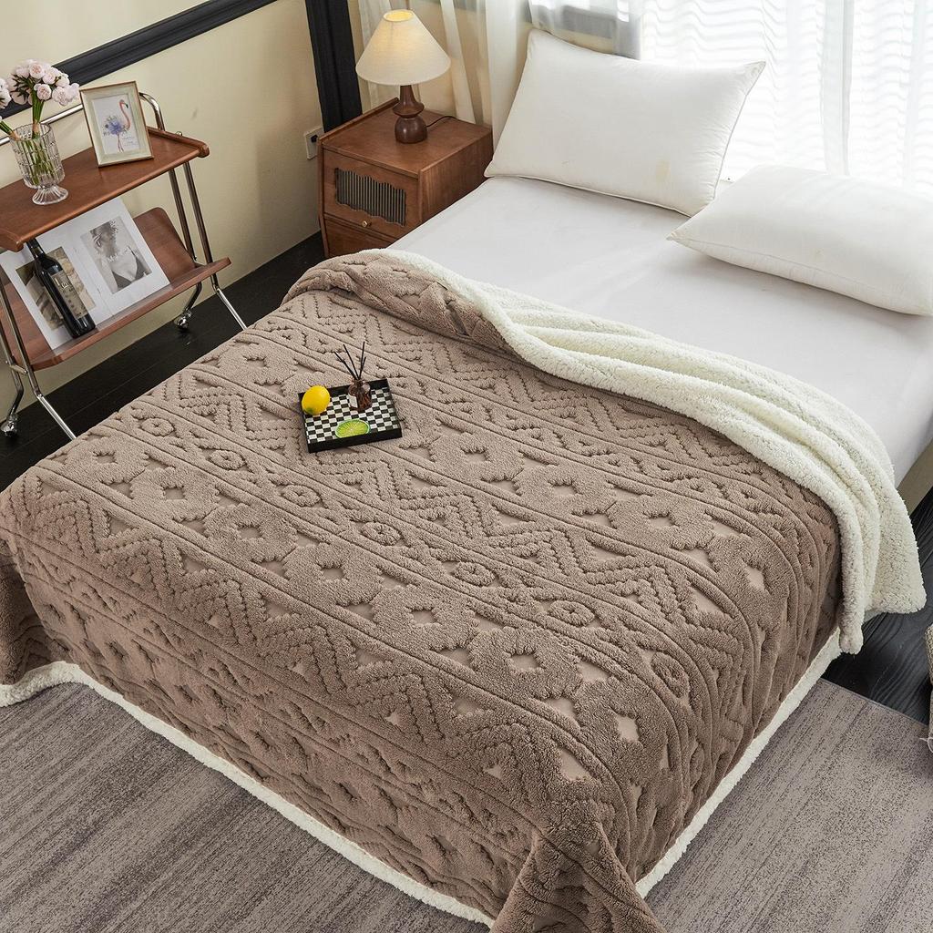 New Minimalist Hollow Jacquard Blanket Thickened Soft Warm Bed Blankets Quilt Multi Functional Sofa Blanket for Office Nap Time