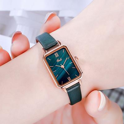 Modische Mädchenuhr, französische Retro-Uhr, kleine grüne Uhr, Temperament, kompakte quadratische Quarzuhr für Frauen