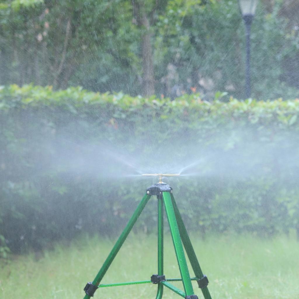 1/2 Inch 2/3/4 Arm Rotating Brass Nozzle Garden Lawn Irrigation Watering Nozzle Automatic Rotating Atomizing Watering Tool