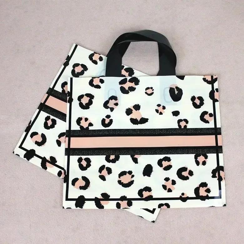 50 шт Толстая модная сумка с цветочным узором для одежды и косметики торговый центр сумка для покупок портативный пластиковый карман для хранения 30x25x6cm thin014mm 4990₽