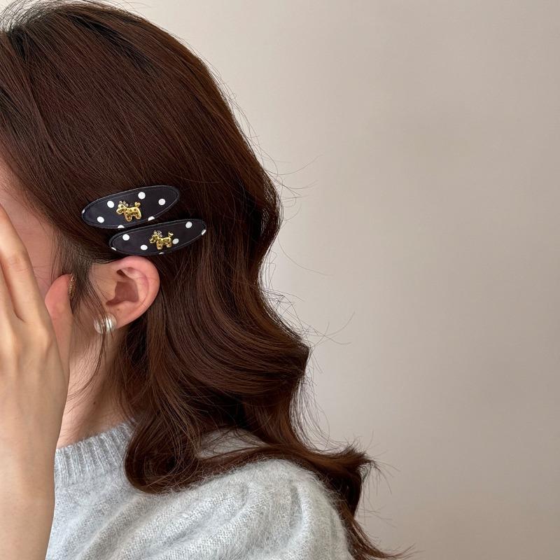 Cute Fringe Clip with Small Horse Polka Dot Oval Hairpin, A Light and Fresh BB Hairpin.