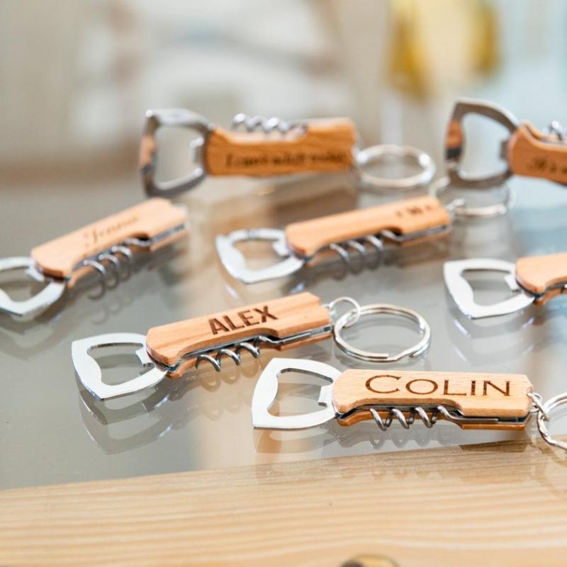 1pcs Free Custom Wooden Beer Bottle Opener Engraving Logo Wedding Key Chain Wine Stainless Steel Opener Gift Bar Party Accessory