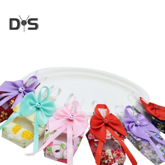 

Костюм для попугая с большой бабочкой, дышащая, напечатанная, цветная, одежда для полета птиц, моющийся подгузник с эластичным ремешком для попугая-голубя L белый/красный