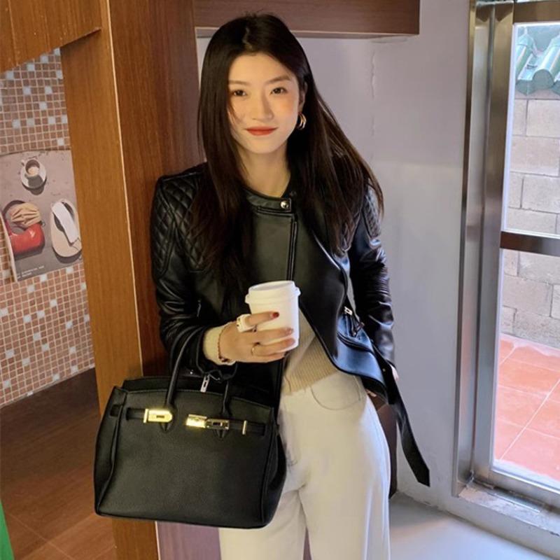 New Style In Early Spring for Handsome Women To Ride Motorcycles. Lightweight Rhombus Slim and Handsome Stand-up Collar Leather Jacket for Women.
