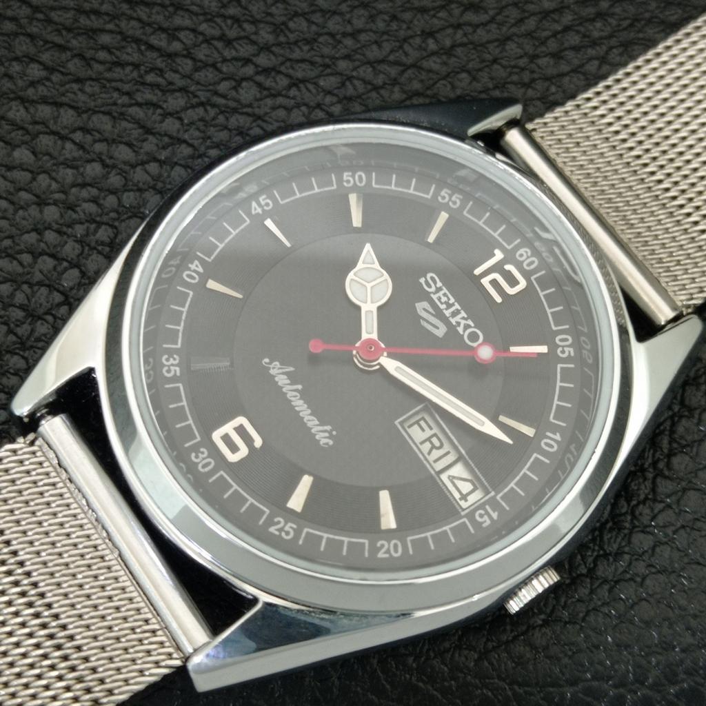 VINTAGE REFURBISHED SEIKO 5 AUTOMATIC JAPAN MENS BLACK DIAL WATCH a444568-1
