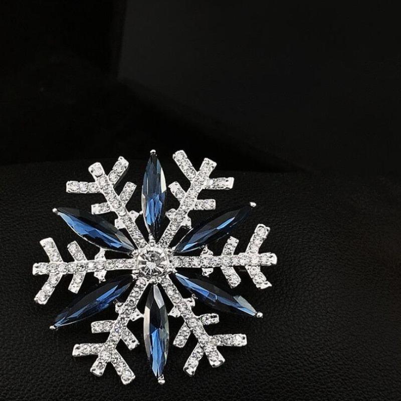Snowflake Brooches for Women Ice Crystal Rhinestone Snowflake Pins Backpack Decoration Clothes Accessories Party Gift