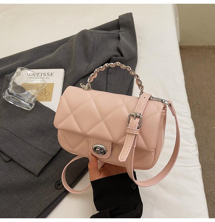 

Rhombus handbag women s 2025 summer new pearlescent fabric fashionable versatile high texture messenger small square bag розовый