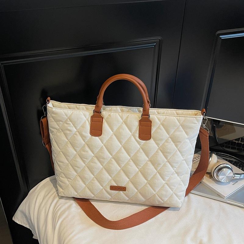 New Diamond Casual Cotton Bag Fashion Handbag Commuting Versatile Cotton Padded Shoulder Bag Large Capacity Messenger Bag Women