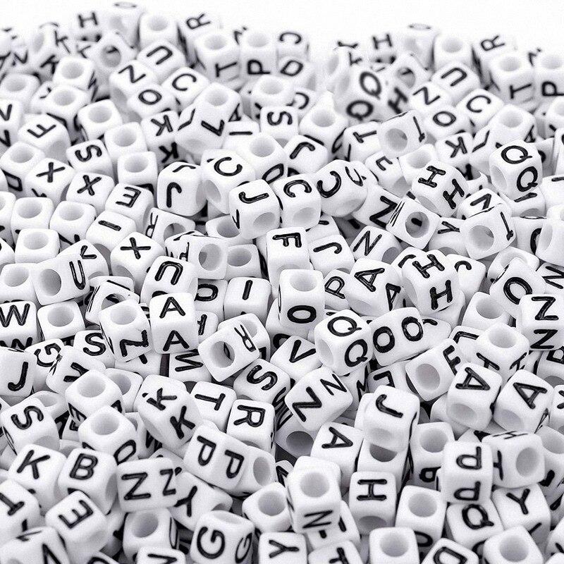 200pcs Mix Letter Acrylic Beads Round Flat Alphabet Spacer Bead and elastic cord For Jewelry Make Handmade Diy Bracelet Necklace