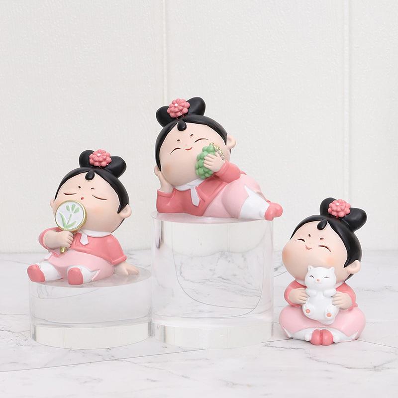 4pcs Creative Office Desktop Cute Palace Maid Decoration Ornaments Palace Grid Car Supplies Cartoon Dolls Decompression Ornament