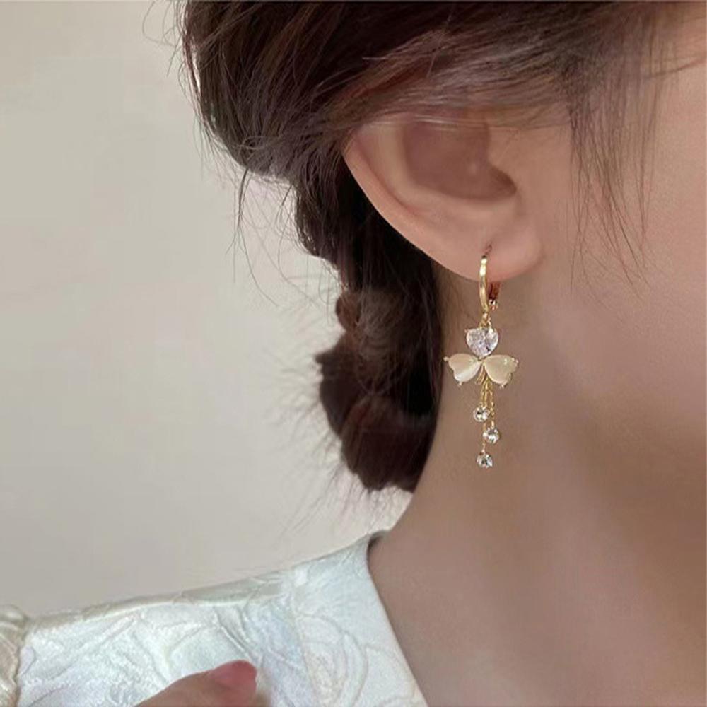 New Light Luxury Three Leaf Clover Ear Buckle with Advanced Sense Cat Eye Stone Tassel Unique Four Leaf Clover Earrings