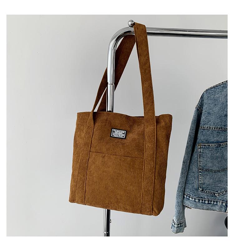 

Жіноча вельветова сумка великої місткості Нова мода 2024 р. Оксамитова сумка через плече з популярною текстурою для приміських поїздок темно-коричневого кольору