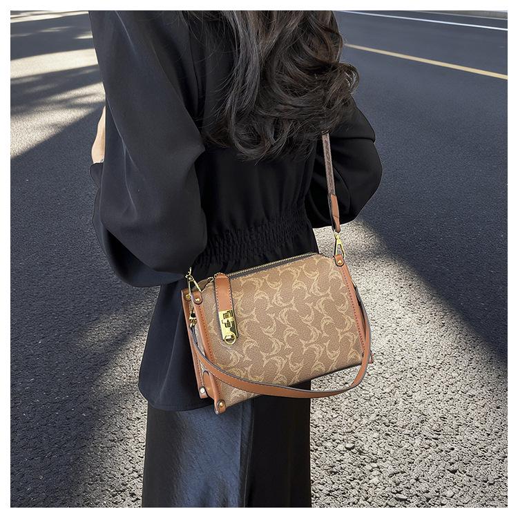 Borsa a Spalla e Crossbody da Donna Monogramma Retrò 2026 - Moda Europea e Americana