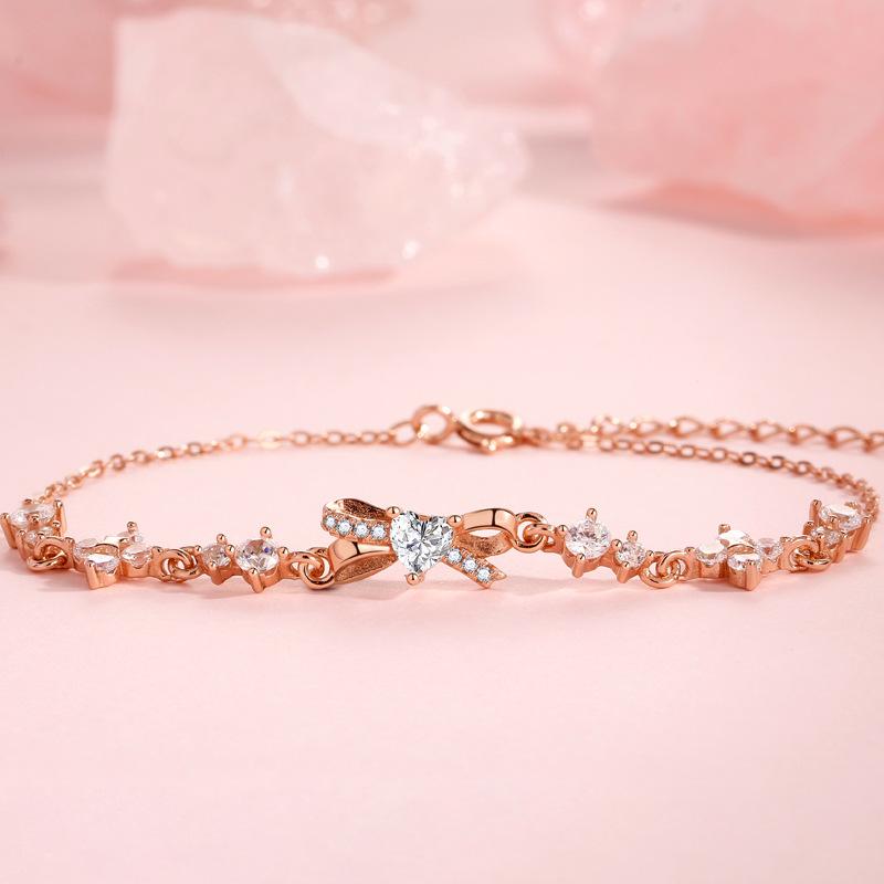 

Браслет «Клевер-четырехлистник» с бантом, женский, инкрустированный бриллиантами, нишевый, легкая роскошь, персонализированный, универсальный, ручное украшение, подарок