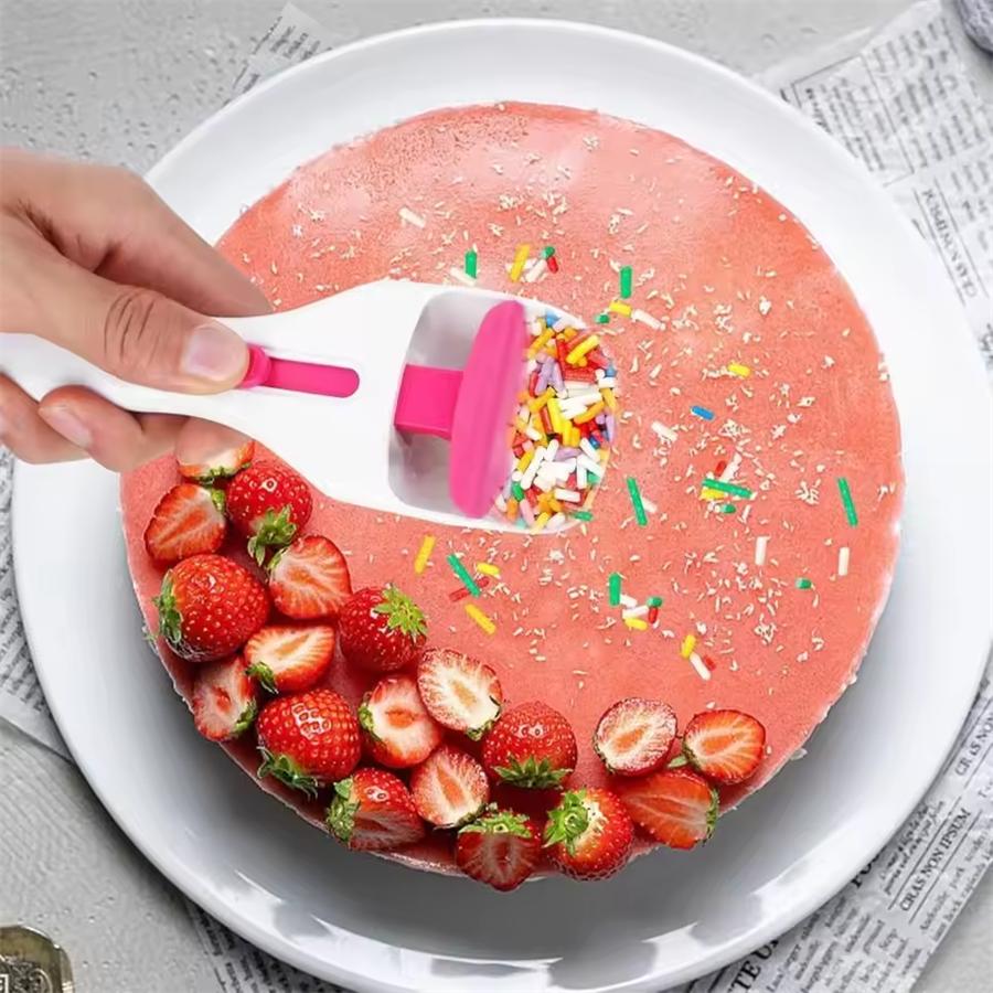 1pc Chocolate Cake Scoop , Pink Decorated Measuring Cup, Dishwasher Safe, Drip Free for Countertop Cleaning, Suitable for Baking