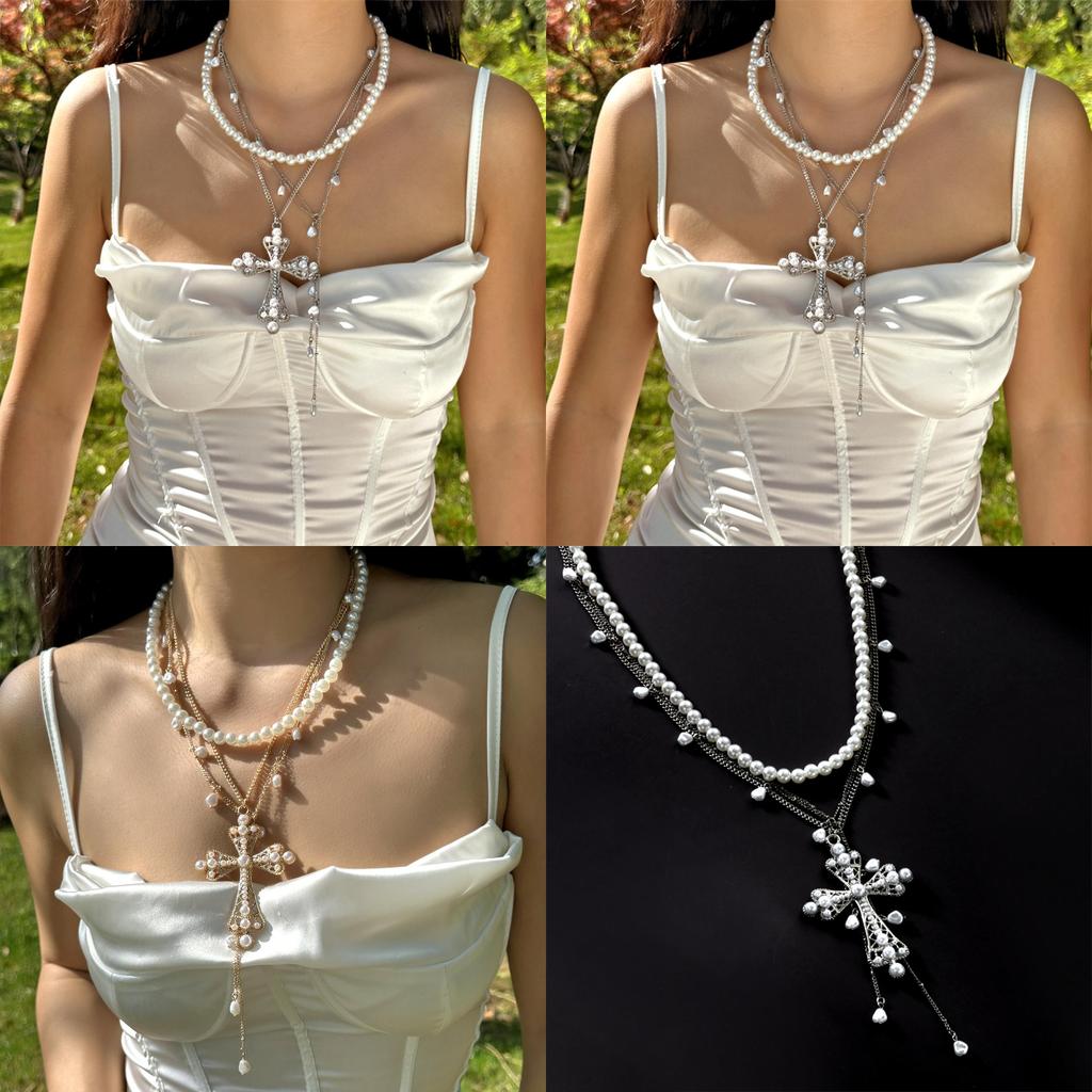 Collier Croix Baroque avec Perle Pour les Amateurs de Bijoux Vintage
