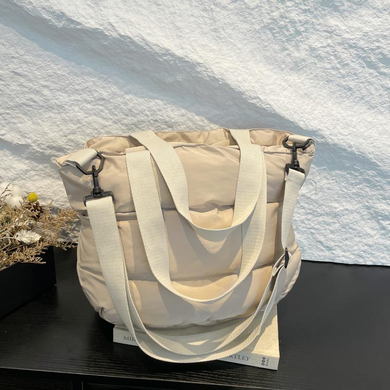 New Large Capacity Autumn and Winter Cloud Fashionable Underarm Space Cotton One Shoulder Crossbody Tote Women's Bag