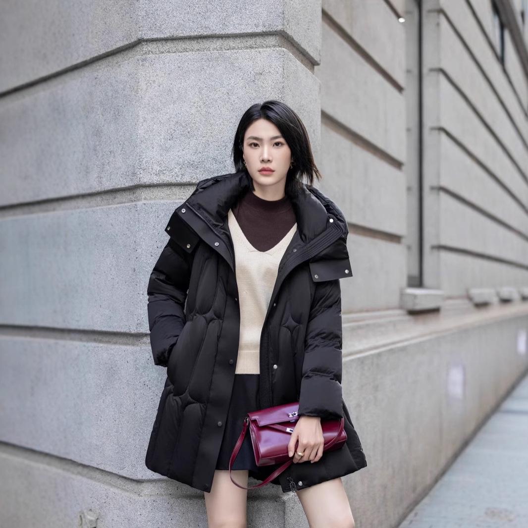 

Женская зимняя куртка из гусиного пуха 2024 года - A-версия, теплая и уютная S (100-115 lbs)