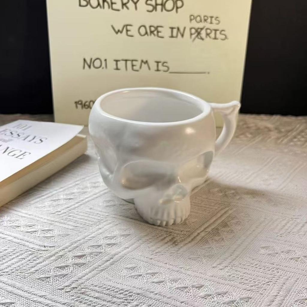 3D Sculpted Skull Ceramic Coffee Mug With Handle Gothic Sculpted Cup for Halloween Party Decor & Unique Gift