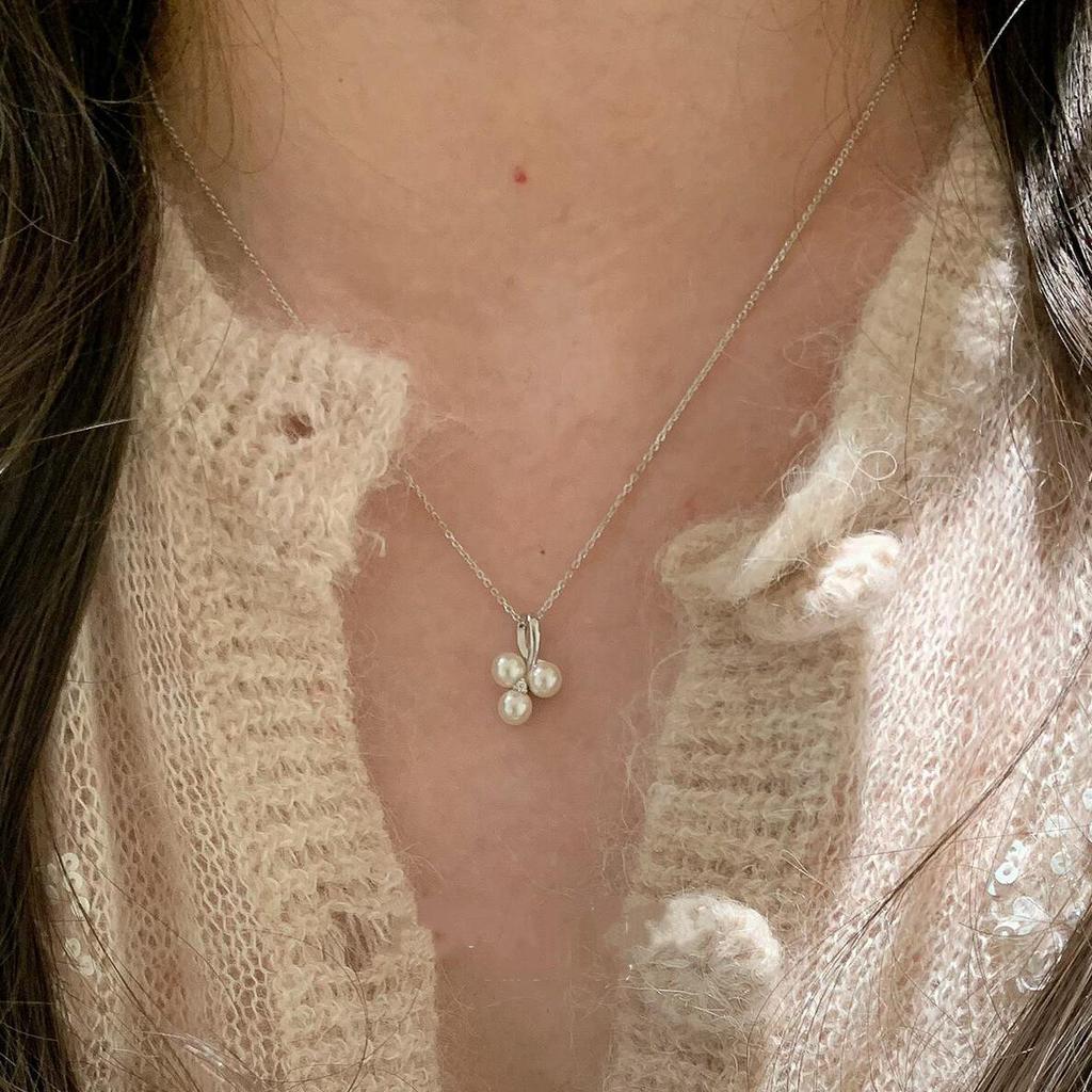 French Grape Pearl Pendant Necklace - Elegant Women's Autumn/Winter High-End Chain