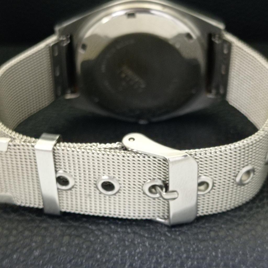 VINTAGE SEIKO 5 AUTOMATIC JAPAN MENS WHITE COLOR DIAL WATCH a701327-5 R206a-a701327