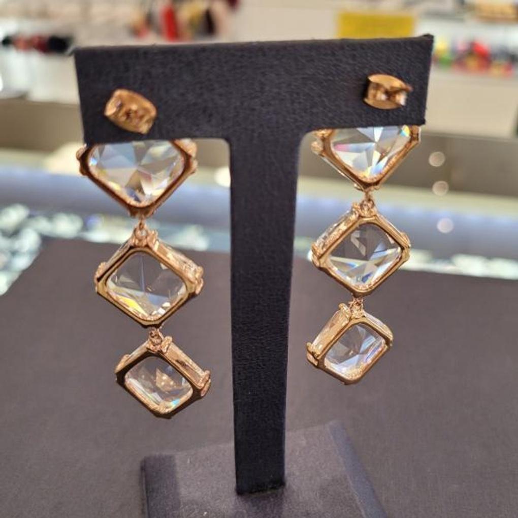 ARTRIA Square Drop Glass E Crystal Earrings MSMR RCR0003CEF