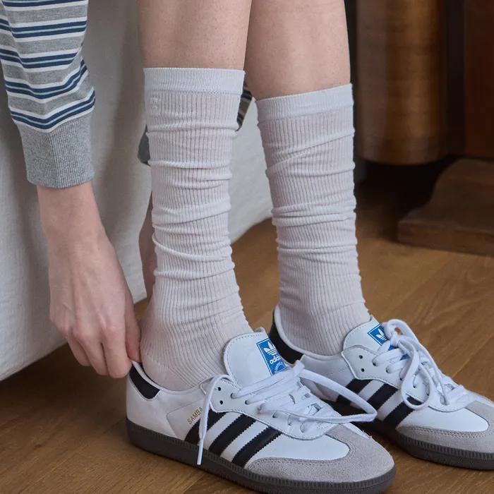 LOOSE KNEE SOCKS (WHITE)