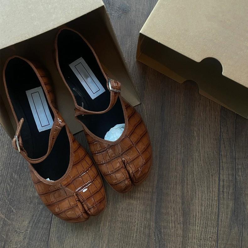 

Версия из овчины~ Новые кожаные модные туфли с леопардовым принтом и раздвоенным носком, туфли Мэри Джейн, балетки, женская обувь 40