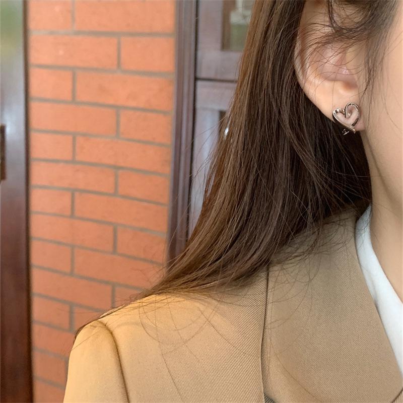 "Korean Simple Fashion Alloy Heart Earrings for Women"