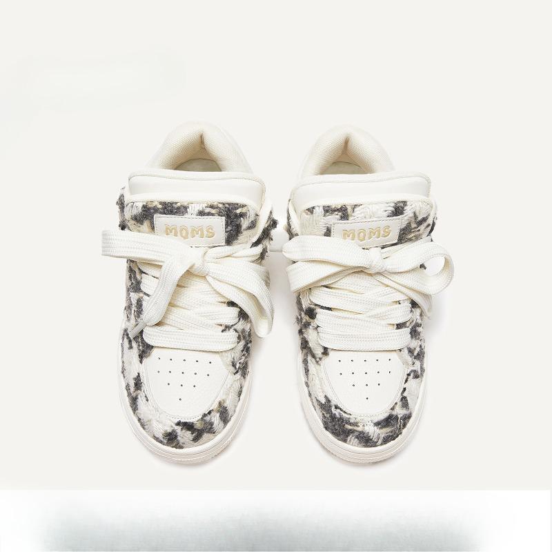 Bread Shoes Height-increasing Wear-resistant Low-top Shoes Casual Shoes Sneakers and Couple Shoes Devotion