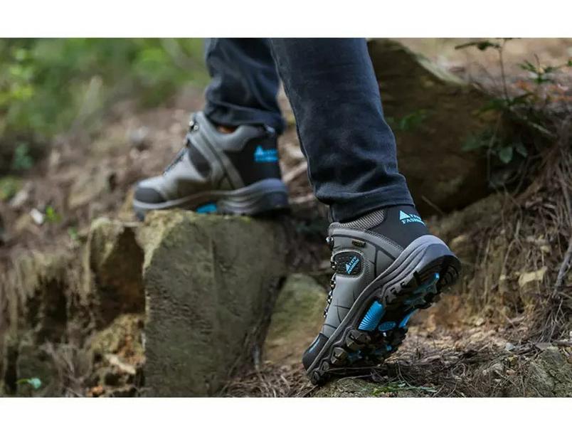 Men's Waterproof Leather Hiking Boots - Insulated, Mid-Top, Cold-Proof for Autumn and Winter