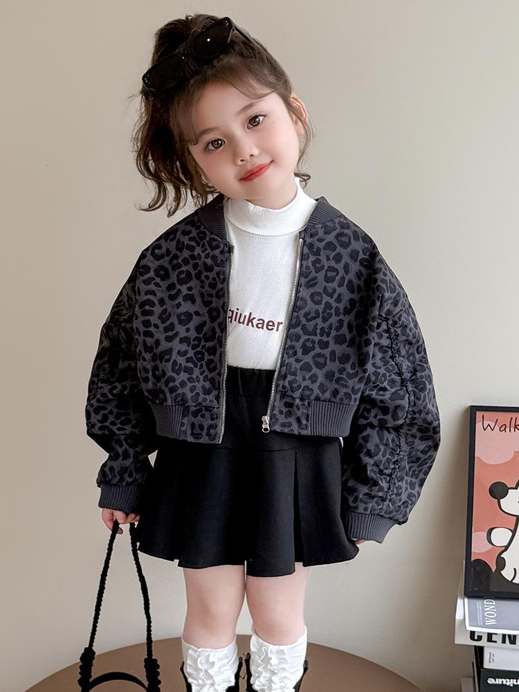 Girls' Stylish Leopard Print Jacket - Autumn 2025 Trend