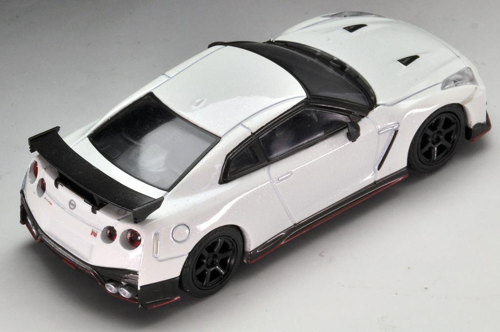 Tomica Limited Vintage Neo 164 Scale LV-N153a Nissan GT-R Nismo 2017 Model (White, Finished Product)
