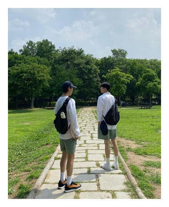 Japanese Streetwear Nylon Crossbody Bag – Sporty, Casual, Multipurpose Shoulder Bag for Men and Students