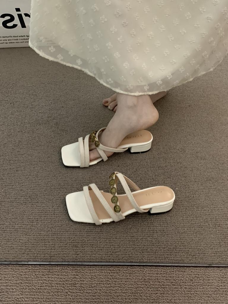 Niche thick heel French commuter outer slippers women's shoes 2025 summer skirt temperament evening breeze sandals